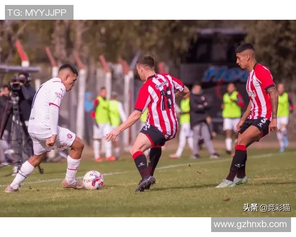 拉普拉塔大学与阿根廷独立的激烈对决揭示足球的魅力与激情 拉普拉塔大学与阿根廷独立的激烈对决揭示足球的魅力与激情